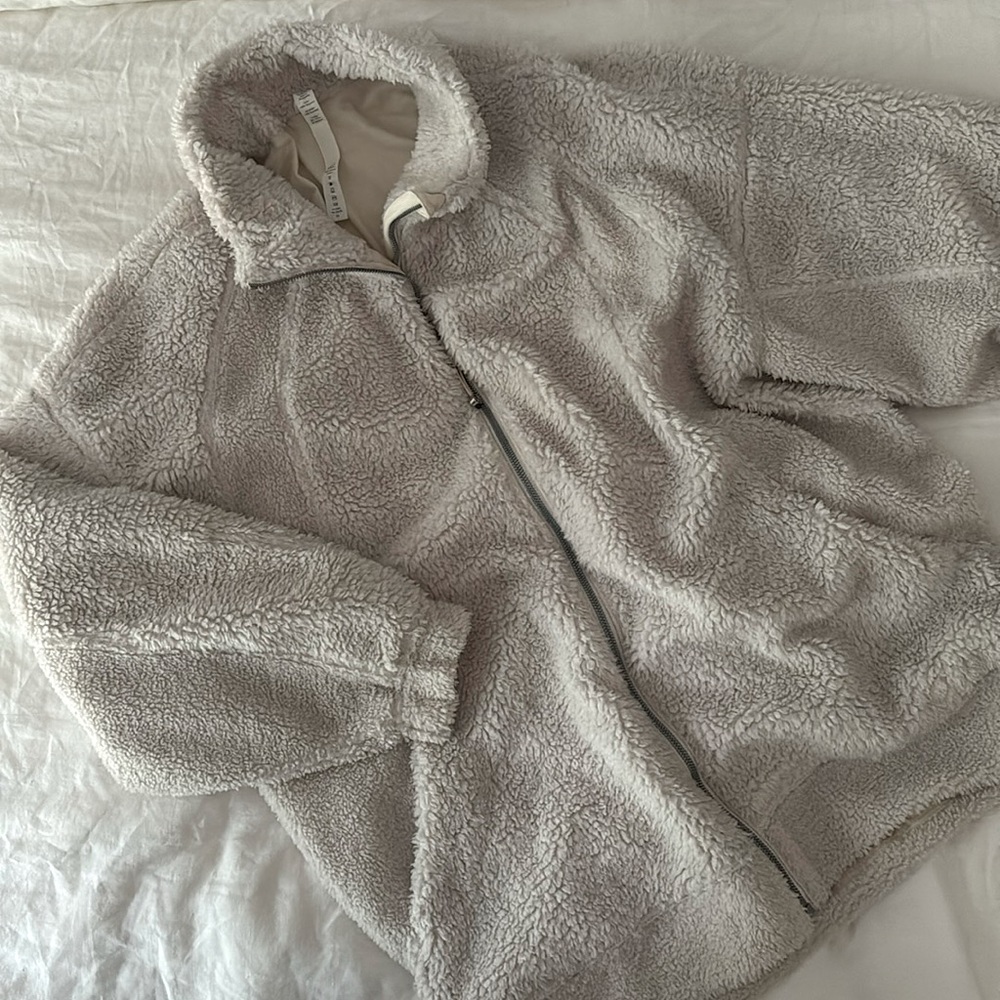Lululemon White teddy bear style Jacket!